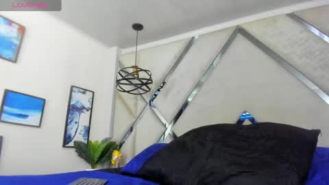 Yiyo online show from January 2025 04:07:01 AM