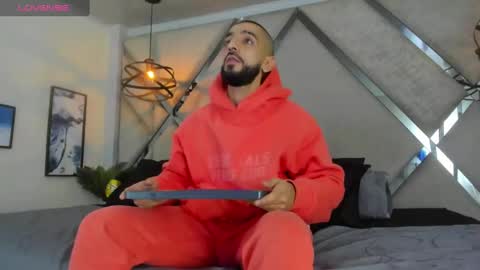 Yiyo online show from March 2025 04:35:02 AM