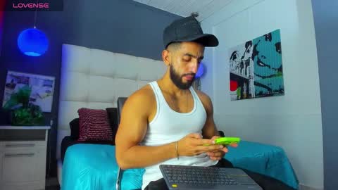 Yiyo online show from December 2025 04:29:02 AM