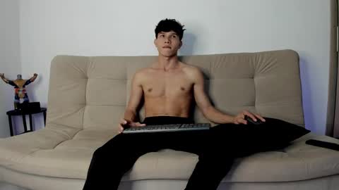 yizus_bonz online show from November 2025 12:00:01 AM