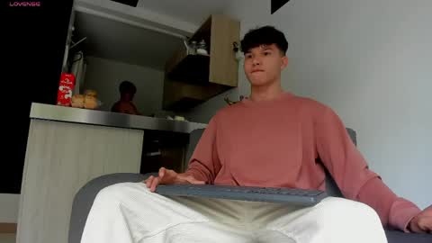 Snapshot of yizus_bonz chatting on May 2026 03:05:01 PM yizus_bonz online show from May 2026 03:05:01 PM