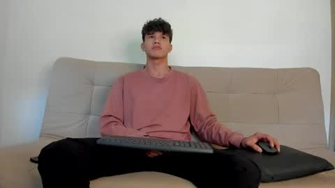 Snapshot of yizus_bonz chatting on June 2026 05:03:04 PM yizus_bonz online show from June 2026 05:03:04 PM
