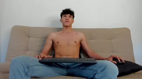 Snapshot of yizus_bonz chatting on June 2026 02:44:02 PM yizus_bonz online show from June 2026 02:44:02 PM