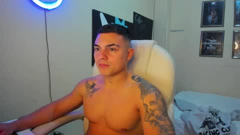 Snapshot of yker18 chatting on January 2025 06:03:02 AM yker online show from January 2025 06:03:02 AM