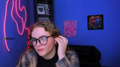 Snapshot of ylia_fress chatting on April 2026 11:19:01 AM Ylia online show from April 2026 11:19:01 AM