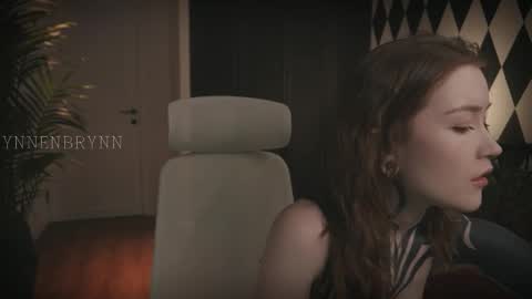 ynnenbrynn online show from February 2025 04:47:02 AM