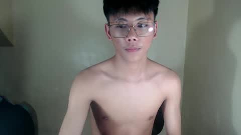 Snapshot of ynotyu chatting on November 2025 04:20:01 PM ynotyu online show from November 2025 04:20:01 PM