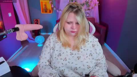 Snapshot of yoki_shizuko chatting on June 2026 09:36:02 AM Yoki online show from June 2026 09:36:02 AM