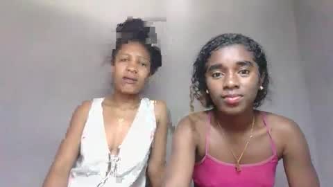 Snapshot of yolandrina05 chatting on September 2025 04:25:02 AM yolandrina05 online show from September 2025 04:25:02 AM