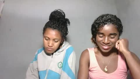 Snapshot of yolandrina05 chatting on September 2025 08:07:01 AM yolandrina05 online show from September 2025 08:07:01 AM