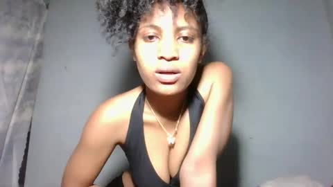 Snapshot of yolandrina05 chatting on September 2025 09:31:02 PM yolandrina05 online show from September 2025 09:31:02 PM