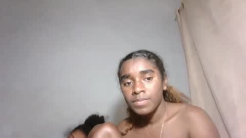 Snapshot of yolandrina05 chatting on October 2025 09:30:02 AM yolandrina05 online show from October 2025 09:30:02 AM