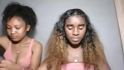 Snapshot of yolandrina05 chatting on October 2025 09:52:01 AM yolandrina05 online show from October 2025 09:52:01 AM