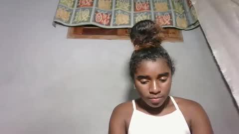 Snapshot of yolandrina05 chatting on October 2025 09:04:02 PM yolandrina05 online show from October 2025 09:04:02 PM