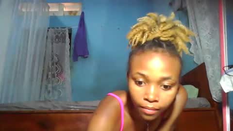 yolandrina90 online show from September 2025 11:48:01 AM