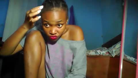yolandrina90 online show from October 2025 06:53:01 PM