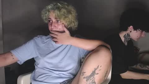 Snapshot of yoonbum_ chatting on October 2025 12:22:01 AM Little Mike Independent model online show from October 2025 12:22:01 AM