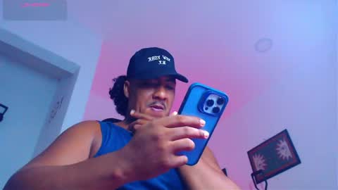 Snapshot of yosoy_enzo2020 chatting on April 2026 04:39:01 AM Enzo online show from April 2026 04:39:01 AM