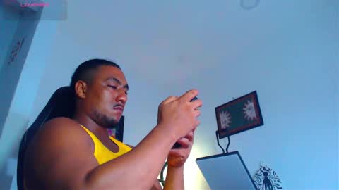 Snapshot of yosoy_enzo2020 chatting on May 2026 03:33:01 AM Enzo online show from May 2026 03:33:01 AM