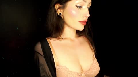 Sophie online show from December 2024 06:35:02 PM