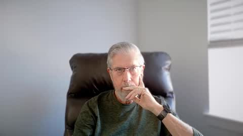 Colorado Guy Straight online show from November 2025 07:45:01 PM