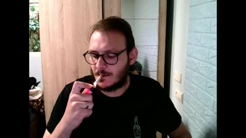 Snapshot of younromki chatting on April 2026 11:41:02 AM A... online show from April 2026 11:41:02 AM