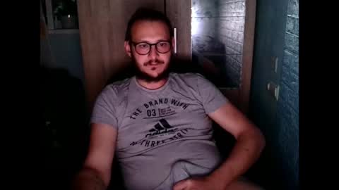 Snapshot of younromki chatting on April 2026 06:34:01 PM A... online show from April 2026 06:34:01 PM