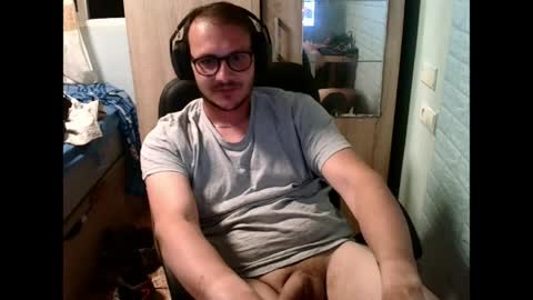 Snapshot of younromki chatting on May 2026 09:10:02 PM A... online show from May 2026 09:10:02 PM