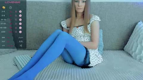 Snapshot of your_caramelka chatting on April 2026 04:54:01 AM Lily online show from April 2026 04:54:01 AM