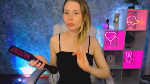 Ella online show from March 2026 12:44:02 PM