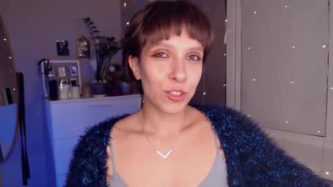 Alex and Kris long hair online show from September 2025 09:09:02 PM