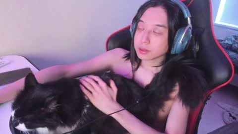Snapshot of your_little_twink chatting on June 2026 03:42:01 AM Han online show from June 2026 03:42:01 AM