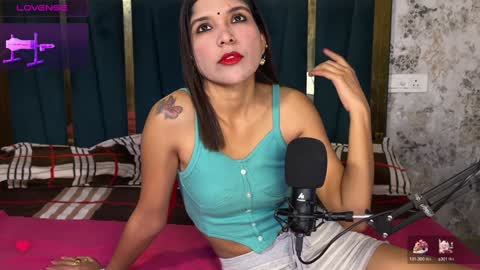 Snapshot of your_priya_77 chatting on January 2025 10:00:02 AM sonam online show from January 2025 10:00:02 AM