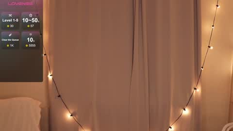 Luna online show from February 2025 04:22:01 PM