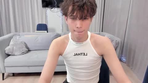 Snapshot of your_shy_guy chatting on January 2025 10:06:02 PM your_shy_guy online show from January 2025 10:06:02 PM