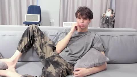 Snapshot of your_shy_guy chatting on January 2025 07:17:01 AM your_shy_guy online show from January 2025 07:17:01 AM