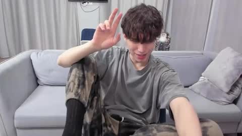 Snapshot of your_shy_guy chatting on January 2025 02:00:01 PM your_shy_guy online show from January 2025 02:00:01 PM