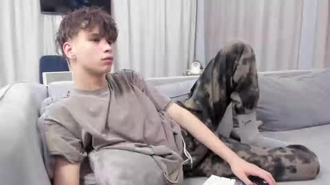 Snapshot of your_shy_guy chatting on February 2025 02:05:01 PM your_shy_guy online show from February 2025 02:05:01 PM