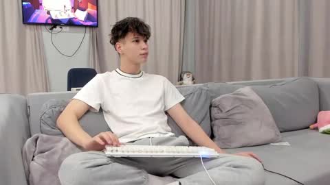 Snapshot of your_shy_guy chatting on February 2025 07:13:01 PM your_shy_guy online show from February 2025 07:13:01 PM