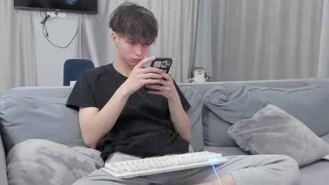 Snapshot of your_shy_guy chatting on February 2025 06:37:01 PM your_shy_guy online show from February 2025 06:37:01 PM