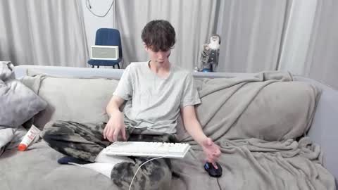 Snapshot of your_shy_guy chatting on March 2025 06:58:02 PM your_shy_guy online show from March 2025 06:58:02 PM