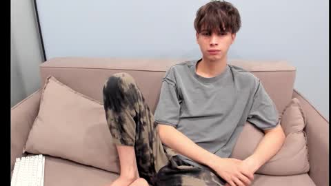 Snapshot of your_shy_guy chatting on October 2025 02:22:02 AM your_shy_guy online show from October 2025 02:22:02 AM