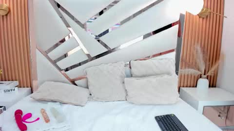 Zoe  online show from March 2026 02:50:02 AM