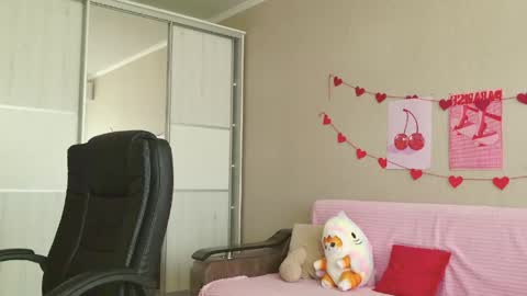 Snapshot of your_tender_doll chatting on June 2026 11:45:02 AM Alice online show from June 2026 11:45:02 AM