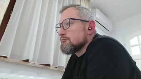 your_tipie online show from November 2025 08:51:01 PM