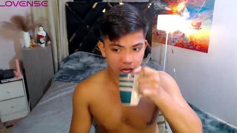 Snapshot of yourasian_bradley chatting on October 2025 09:10:02 PM yourasian_bradley online show from October 2025 09:10:02 PM