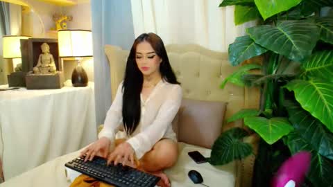 Snapshot of yourasiancockisontop chatting on October 2025 11:10:02 AM kim online show from October 2025 11:10:02 AM
