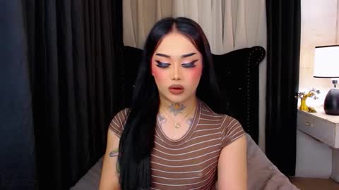 kim online show from December 2025 02:07:02 AM