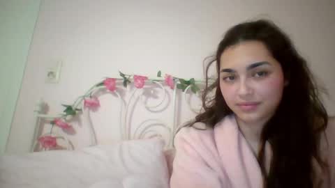 Snapshot of yourbella37 chatting on May 2026 07:52:01 PM yourbella37 online show from May 2026 07:52:01 PM