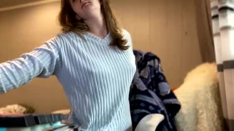 Snapshot of yourcreamyister chatting on January 2025 10:32:01 AM creamysister online show from January 2025 10:32:01 AM